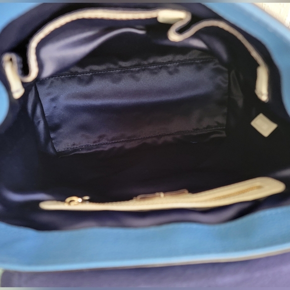 Henri Bendel Convertable Backpack In Pebble Grain Perriwinkle Leather/Navy Suede - Picture 11 of 16